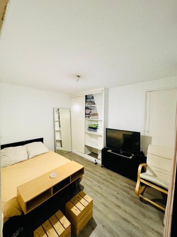 Appartement En Plein Coeur Du 10Eme Et Proche De Plusieurs Gares Paryż Zewnętrze zdjęcie